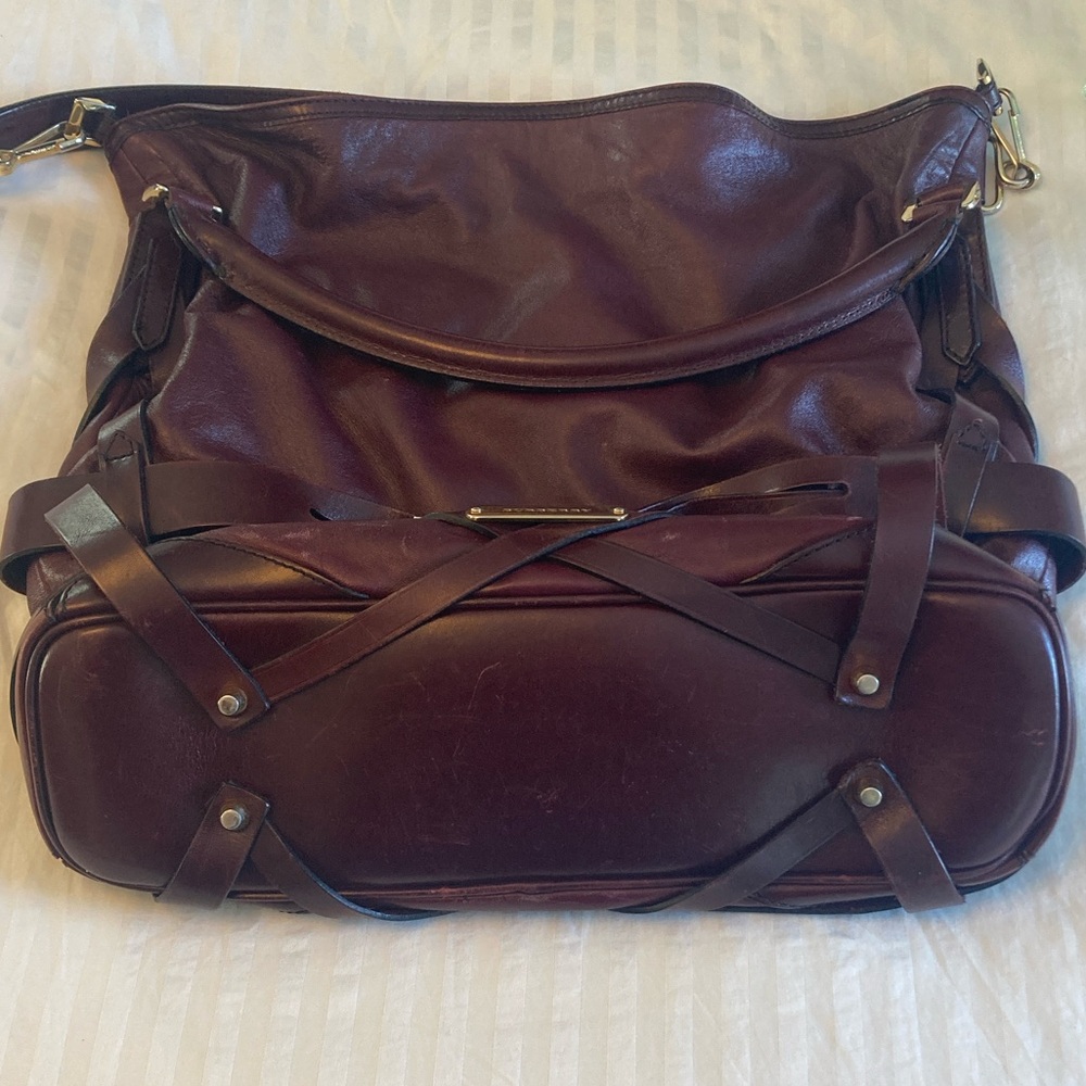 Burberry Bridle Gosford Hobo Bag in Burgundy Lambskin - Picture 13 of 17